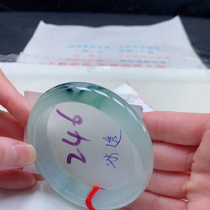 翡翠手镯未镶嵌5556555655565556