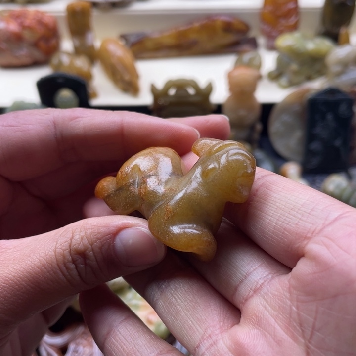蛇纹石玉摆件未镶嵌