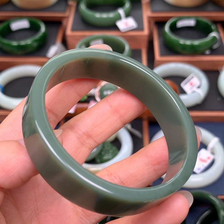 和田玉（碧玉）手镯未镶嵌57