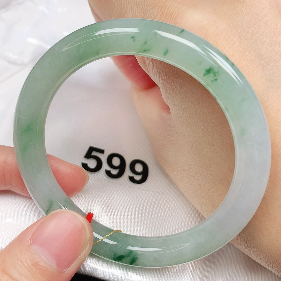 翡翠手镯未镶嵌抖音599