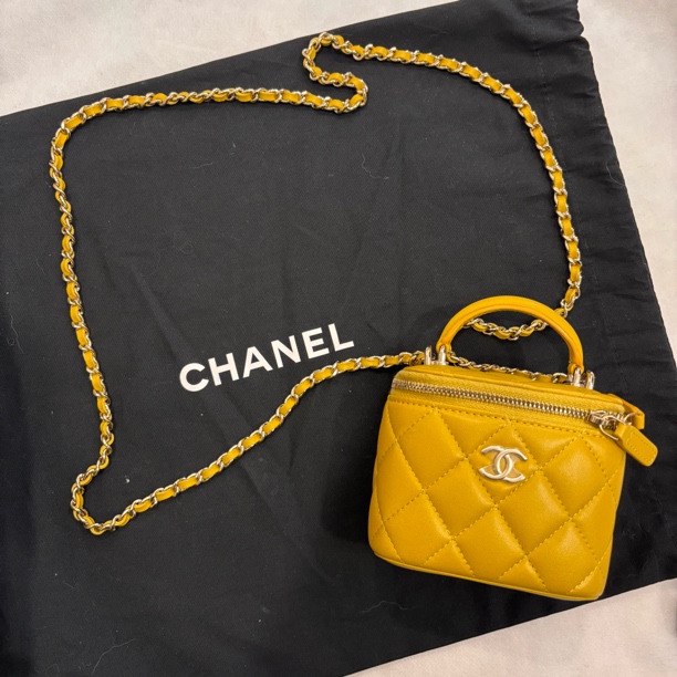 99新 Chanel/香奈儿 多多奢品/香奈儿芥末黄手柄mini盒子斜挎包/