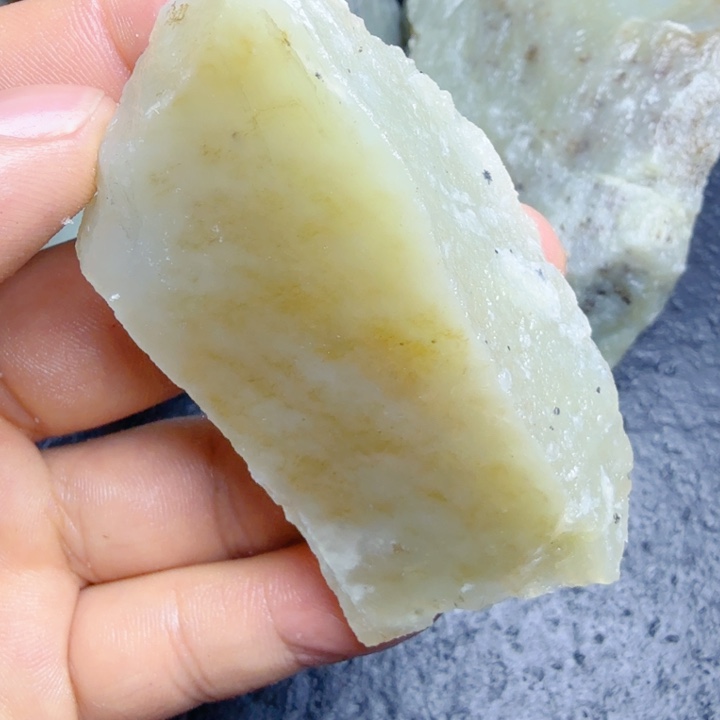 和田玉（糖玉）未镶嵌珠宝奇石