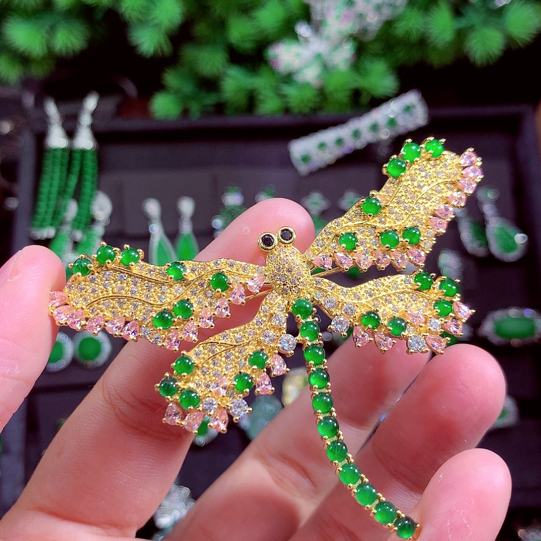 颈饰未镶嵌翡翠天然