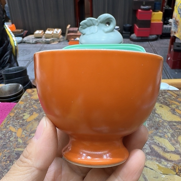 品茗杯一个，瓷。。。品茗