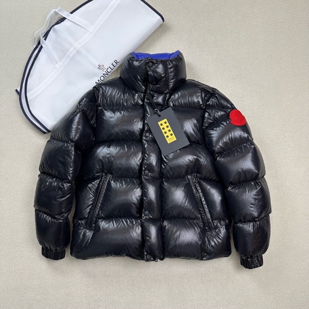 未使用 MONCLER 1952系列大标立领羽绒服/3码/WL2264