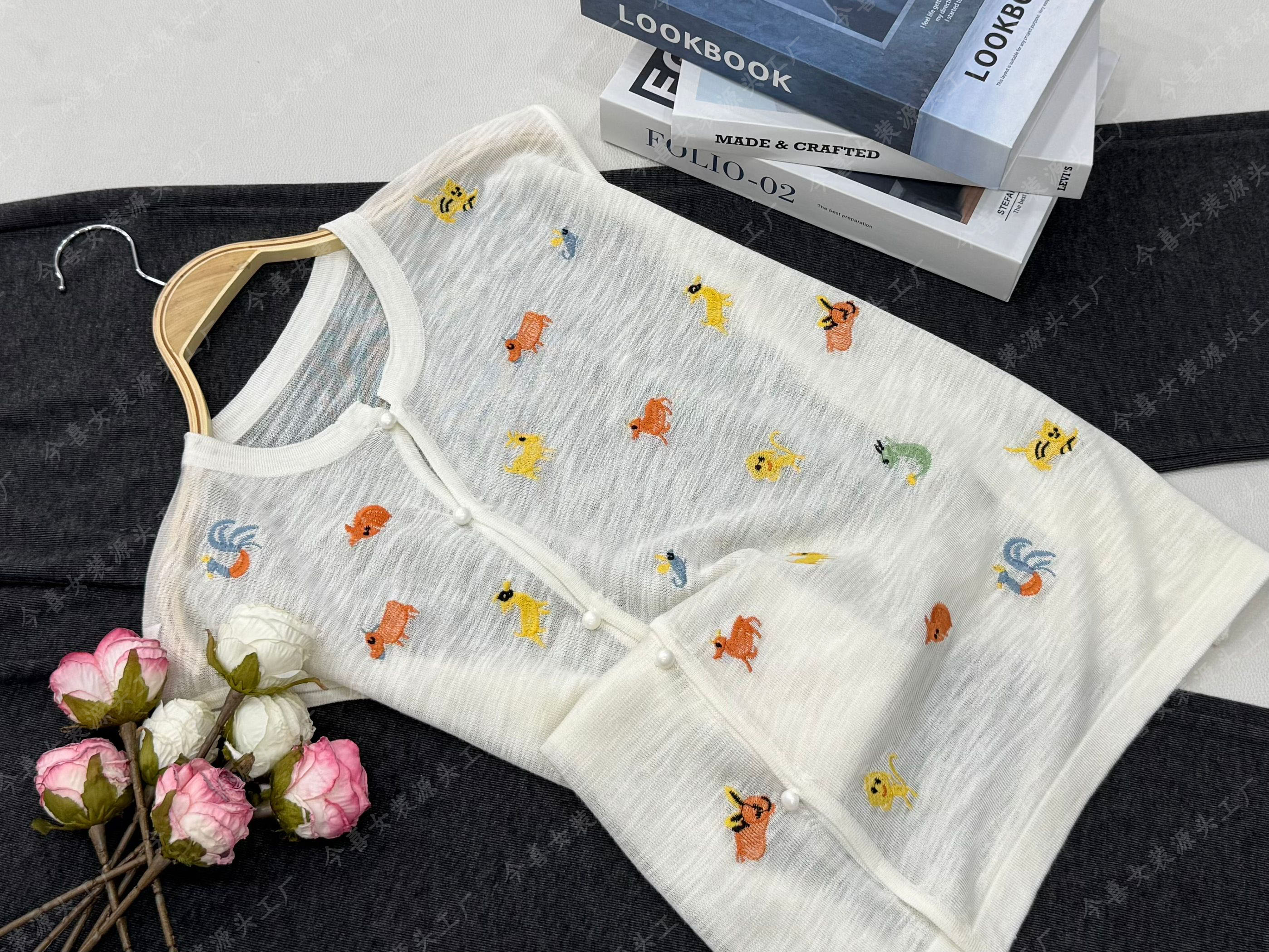 【杏色刺绣开衫】夏季新款时尚动物纯色针织衫QC3540