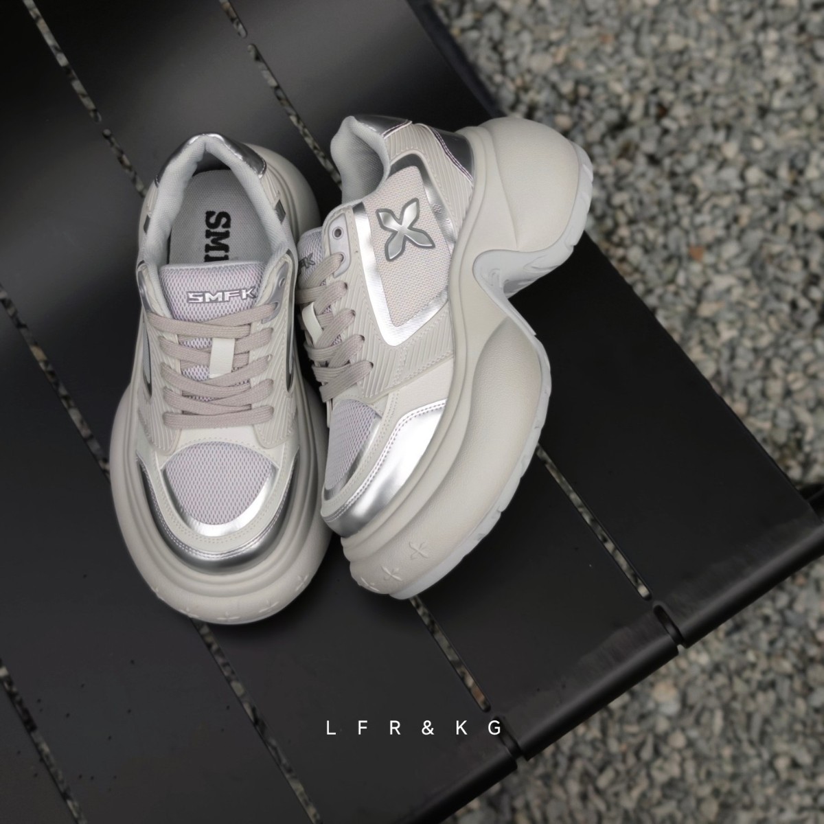 厚底老爹鞋十字花高跟运动鞋2025早春新款女鞋透气网面增高松糕鞋