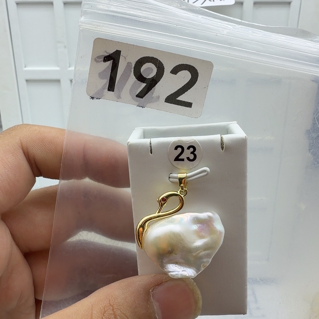 淡水珍珠颈饰合金