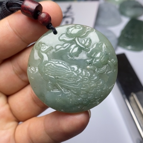 翡翠未镶嵌颈饰翡翠