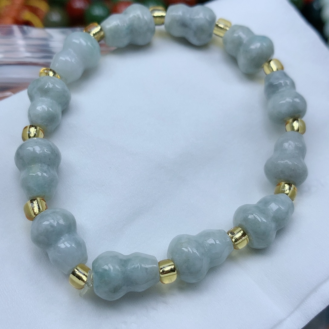 翡翠颈饰未镶嵌手串