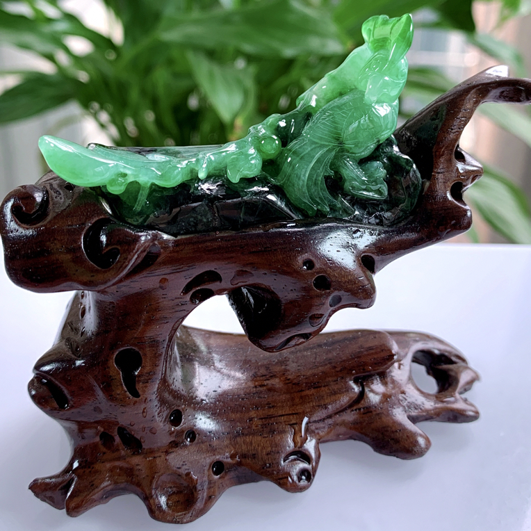 缅甸天然翡翠A货，精雕冰种满绿展翅高飞小摆件2992