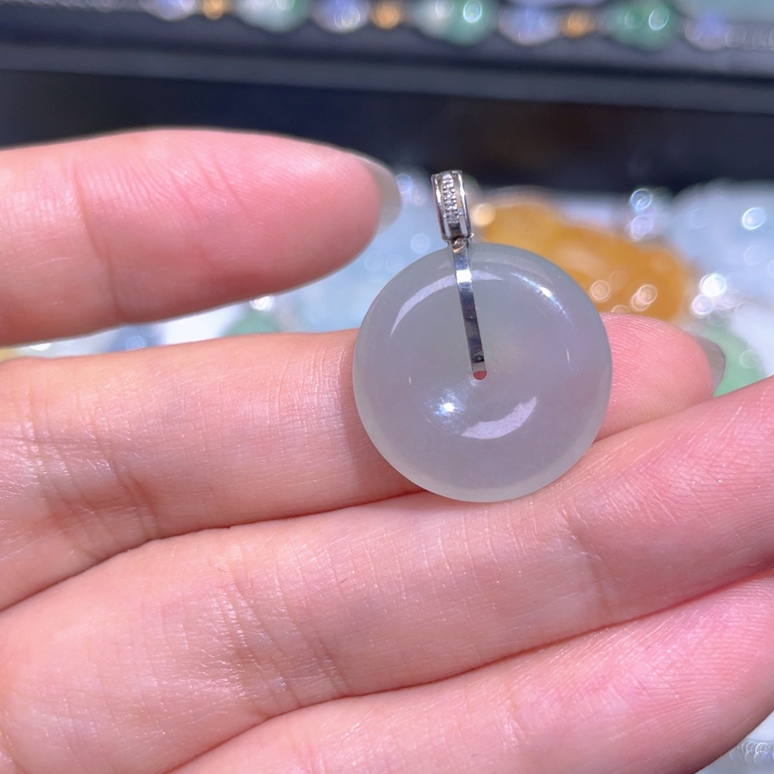 颈饰18K金镶嵌翡翠翡翠