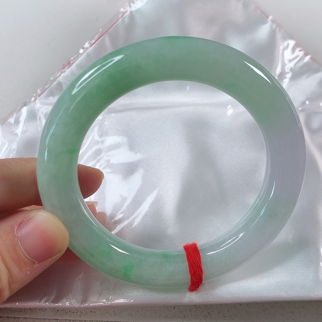 翡翠手镯未镶嵌①①③