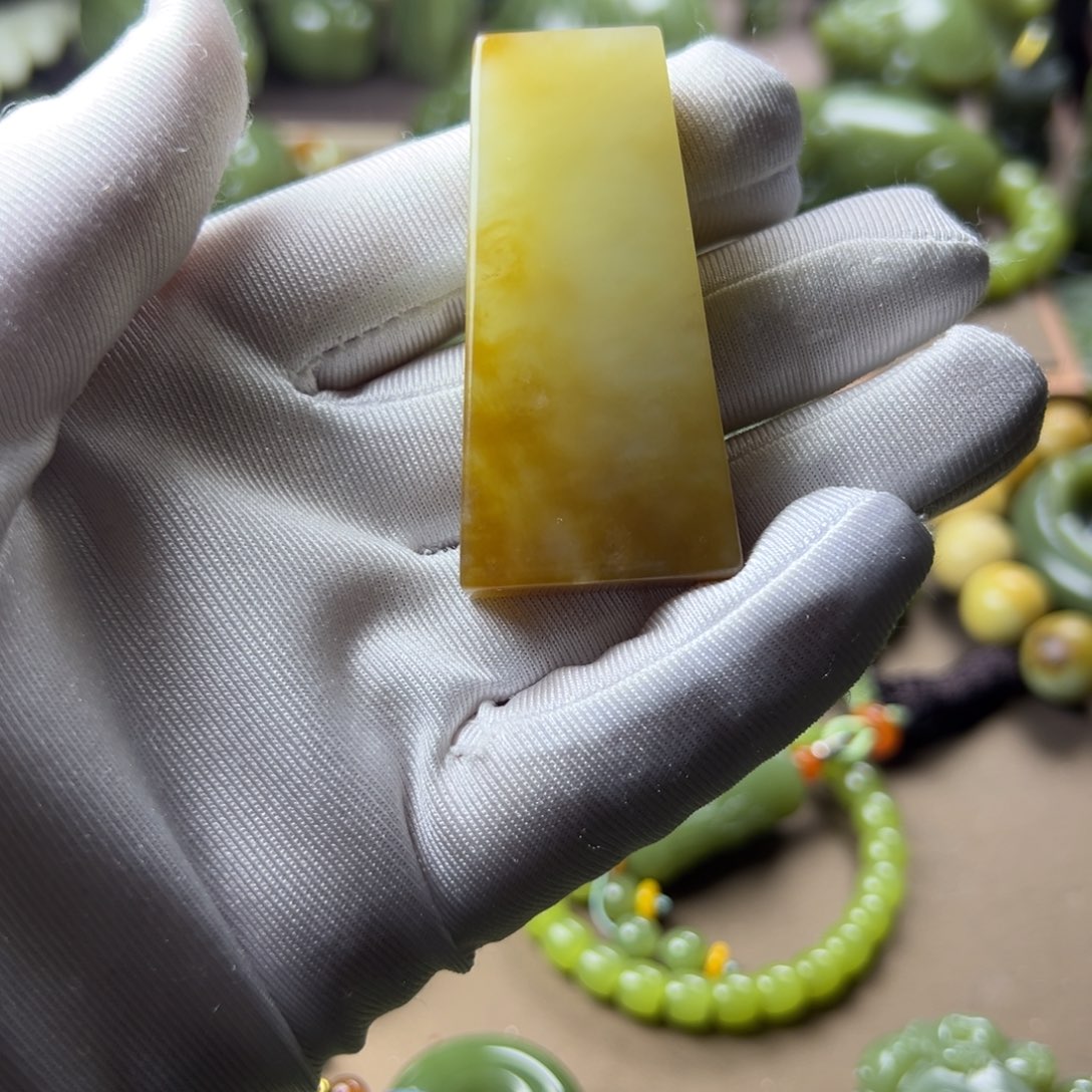 岫岩老玉（透闪石质玉）未镶嵌挂件