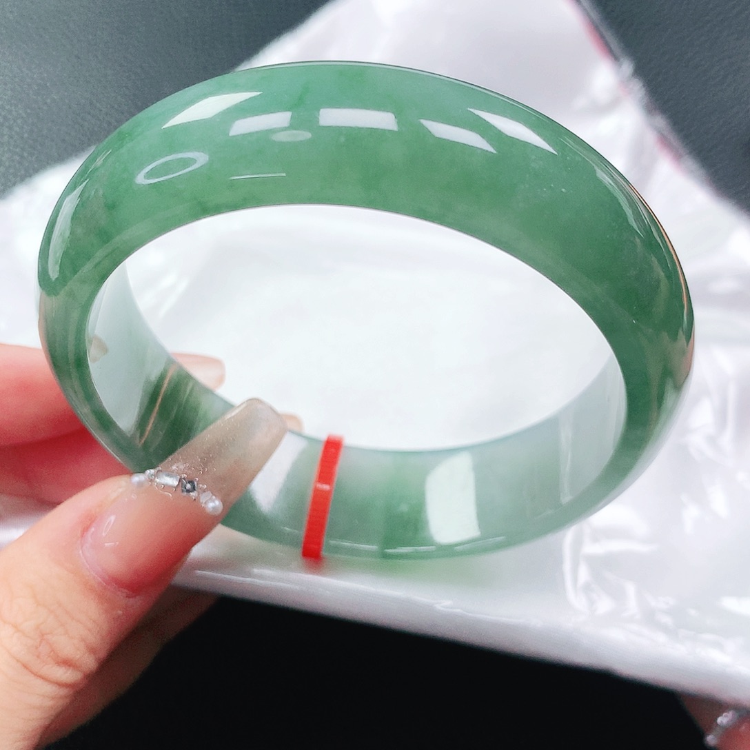 翡翠手镯未镶嵌58圈