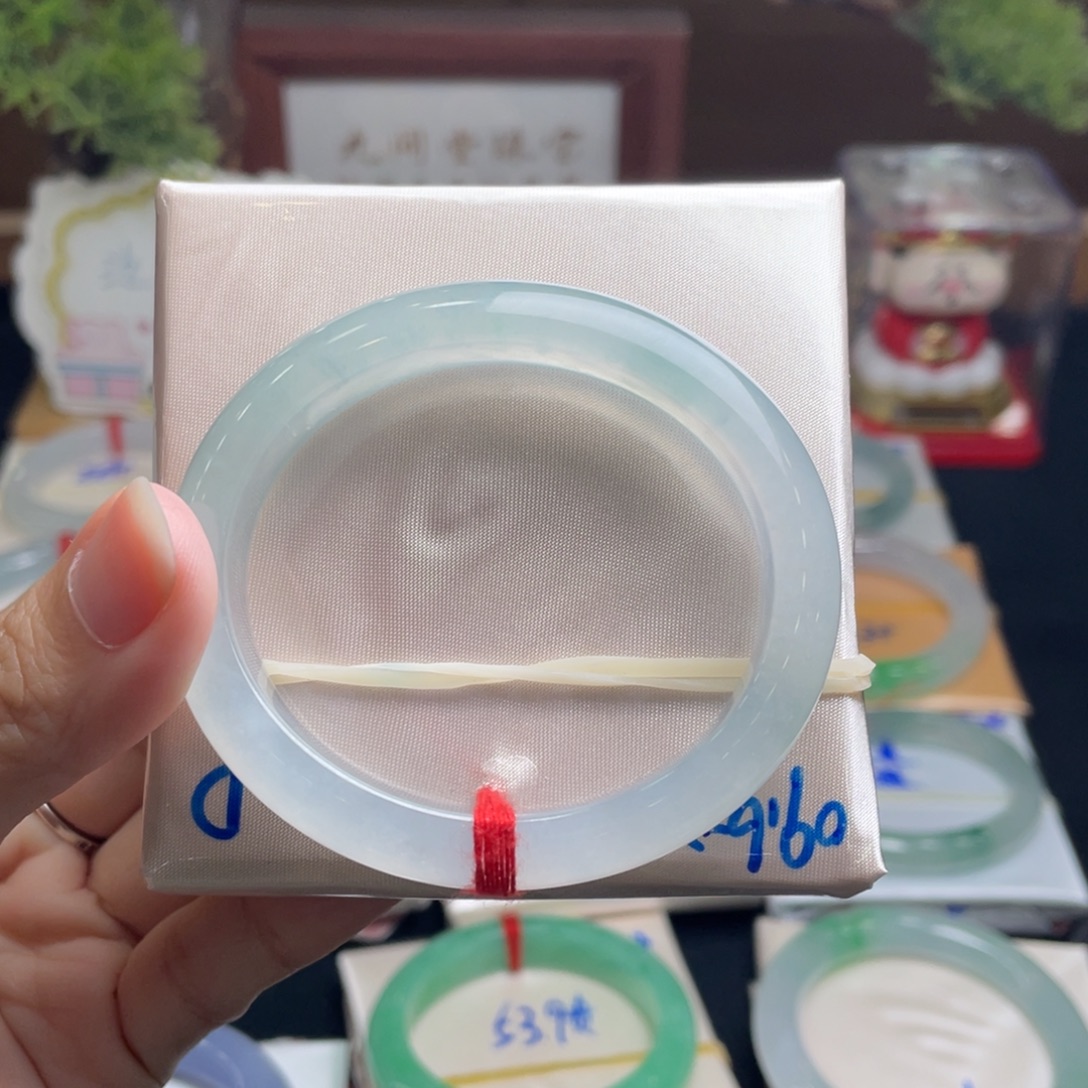 刘***儿翡翠未镶嵌手镯54+贵妃 分单1