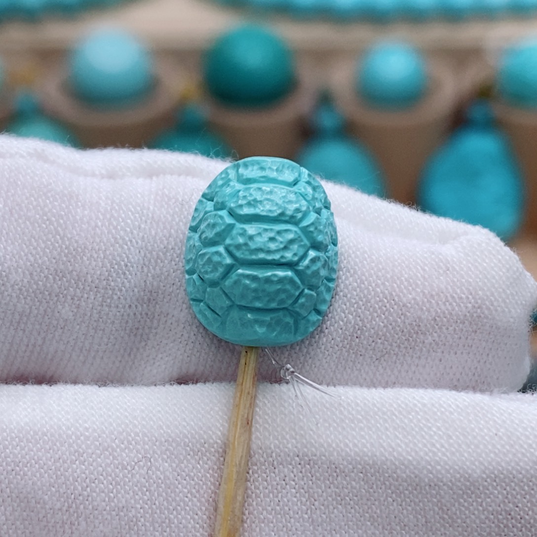 绿松石未镶嵌珠宝奇石