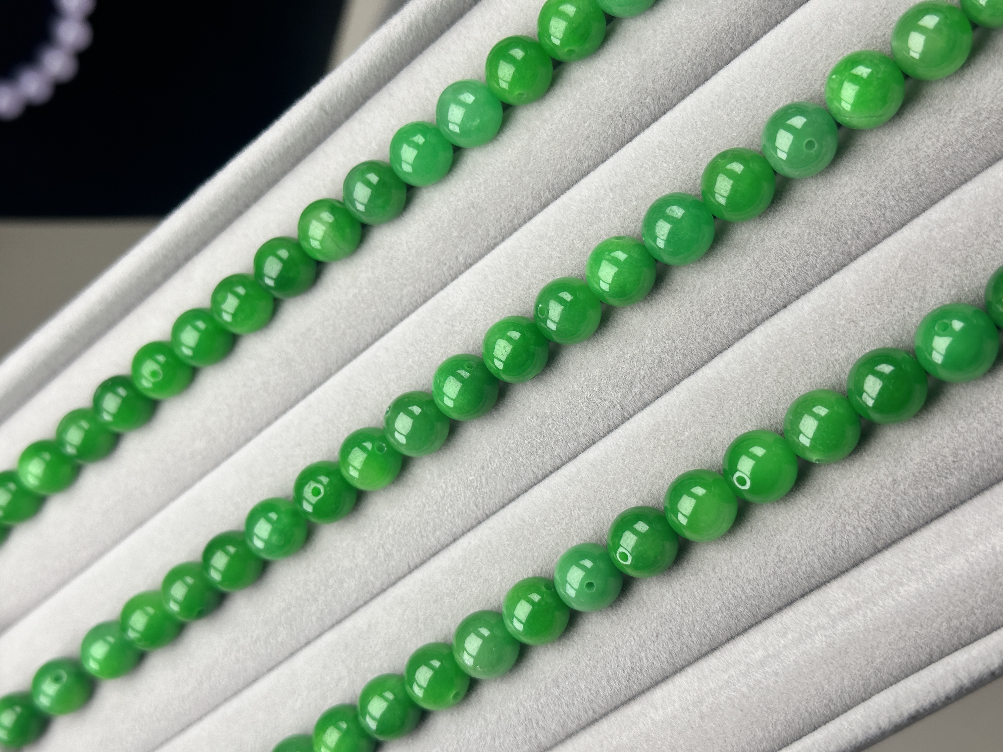 12mm 天然缅料a货翡翠 果绿 多样性发其一