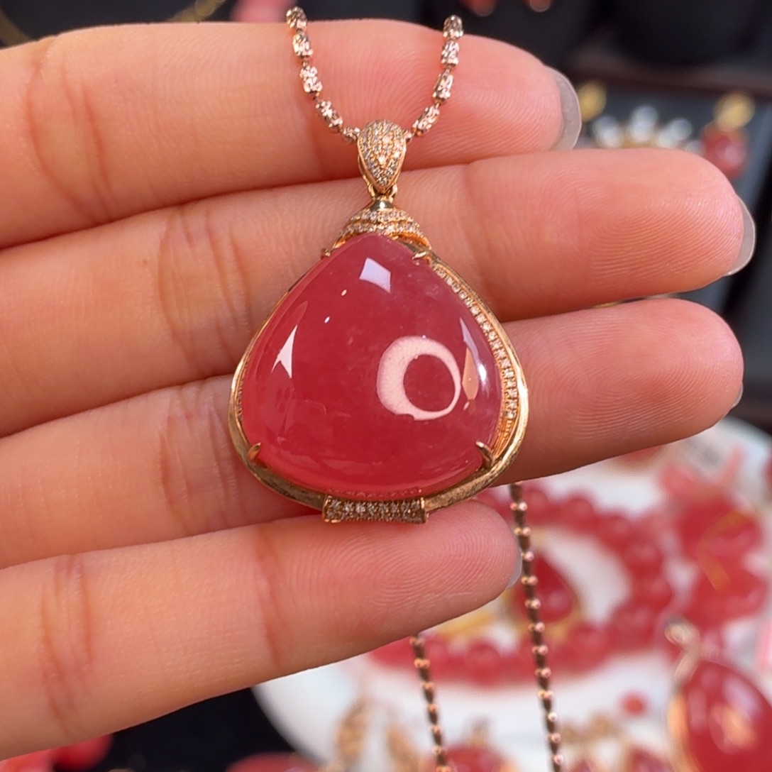 菱锰矿（红纹石）18K金镶嵌吊坠(不含链)