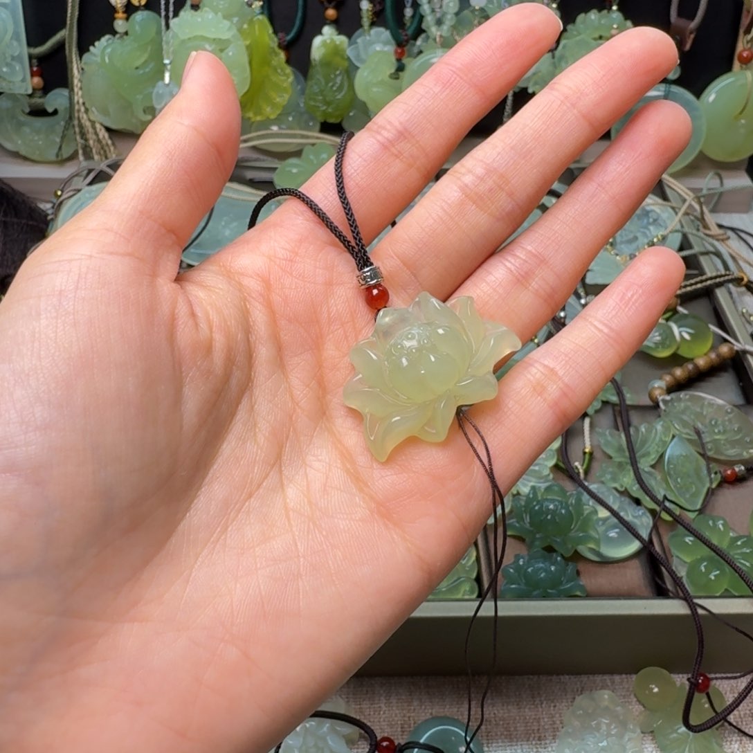 蛇纹石玉项链未镶嵌