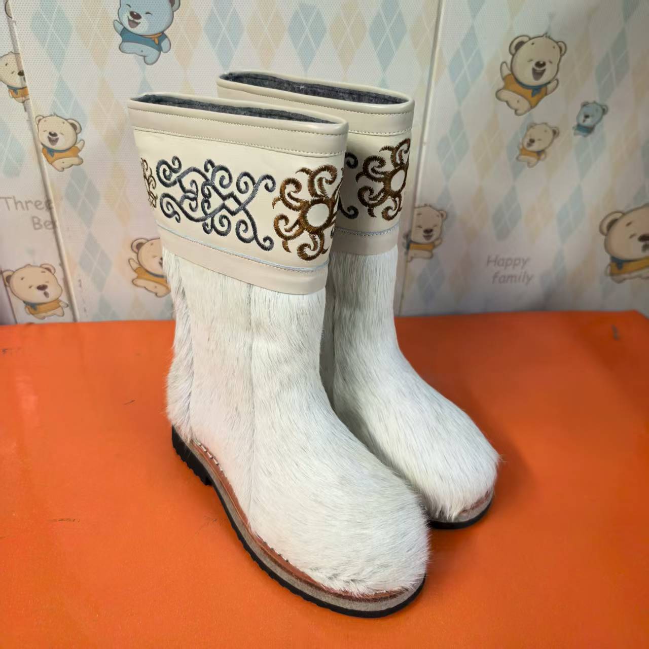 阿娜日623-2中筒刺绣女款雪地靴抗寒防滑轻便白色时尚潮流冬季雪