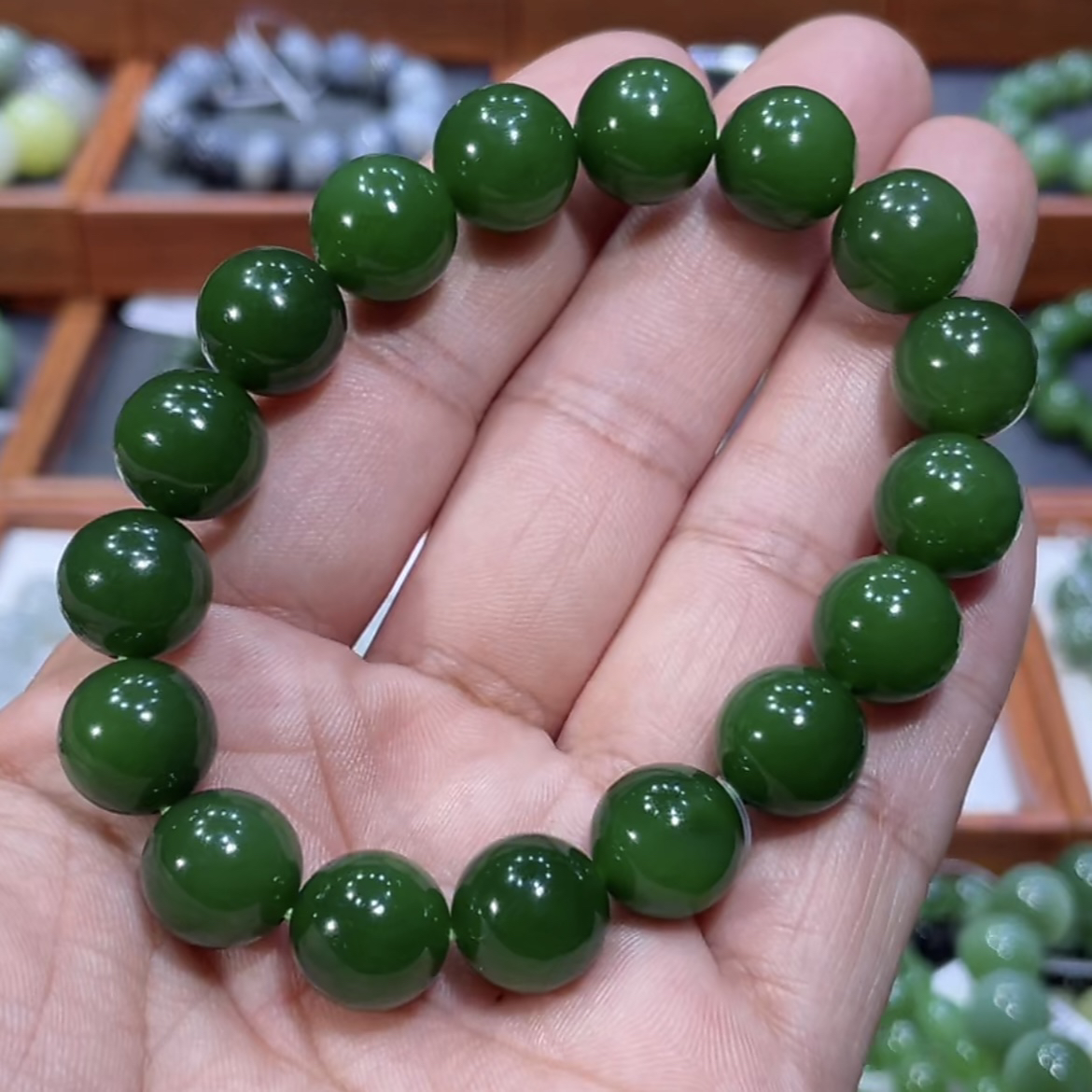 和田玉俄料碧玉帝王绿手串12mm