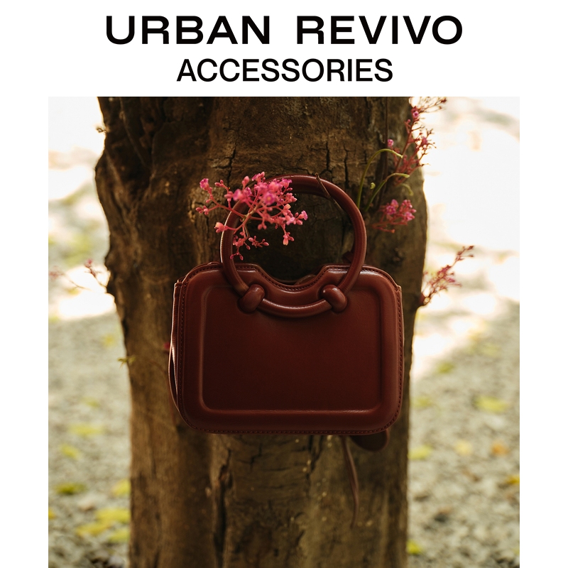 URBAN REVIVO2025秋季新款女少女感挂饰手提斜挎包UAYB50107