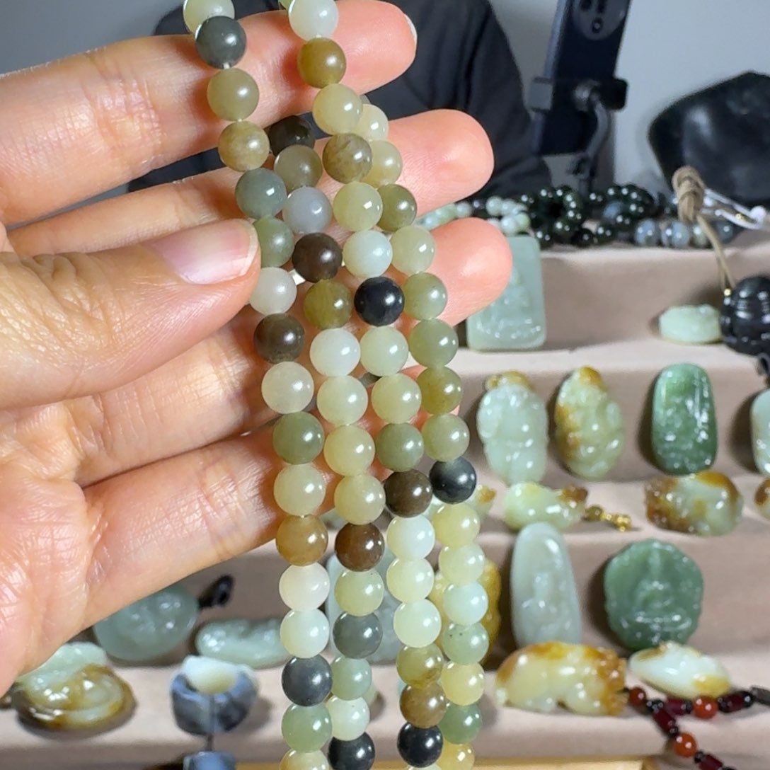 和田玉颈饰未镶嵌