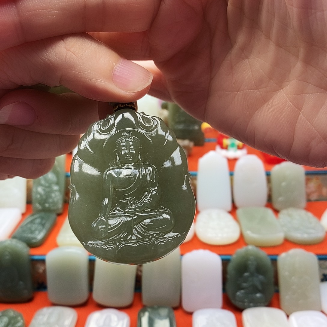 开***心和田玉未镶嵌颈饰