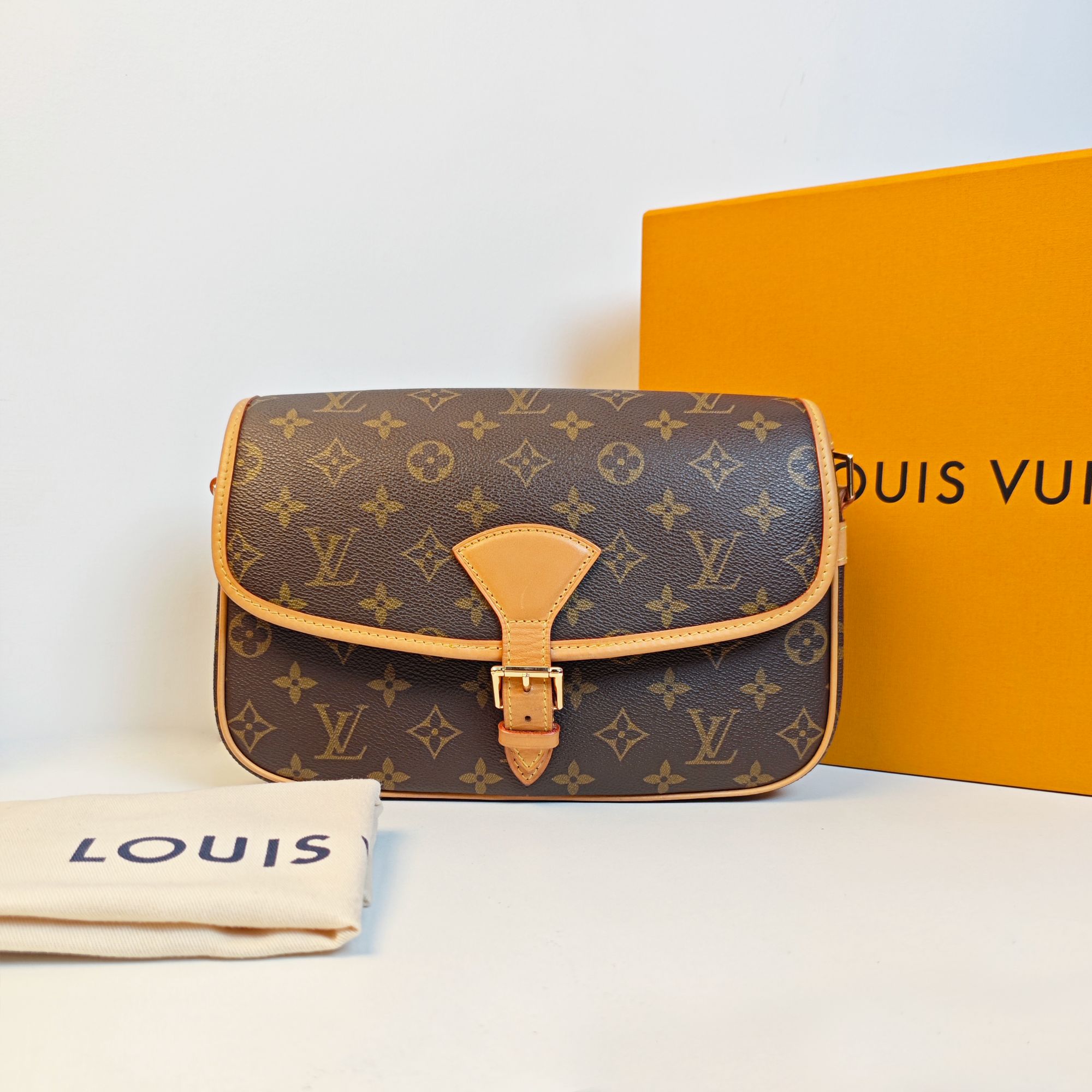 修复品 LouisVuitton/路易威登中古经典邮差法棍斜挎/植鞣革换新