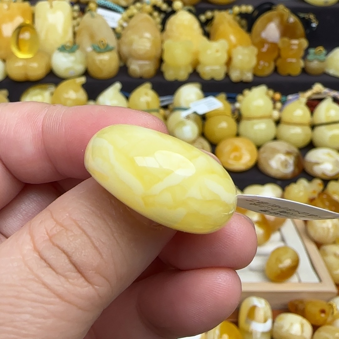 琥珀戒圈未镶嵌?**帅