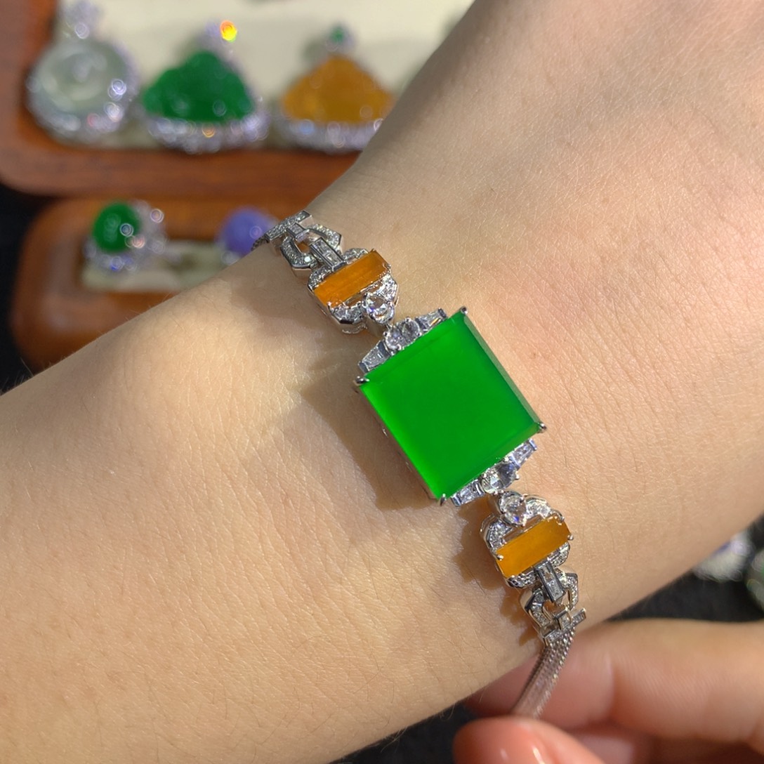 翡翠18K金镶嵌手链