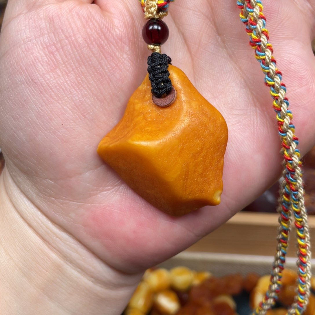 蜜蜡珠宝奇石未镶嵌