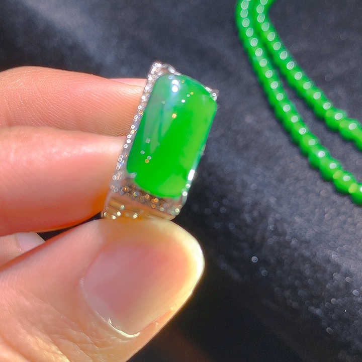 【闪购商品】翡翠颈饰银S925镶嵌翡翠