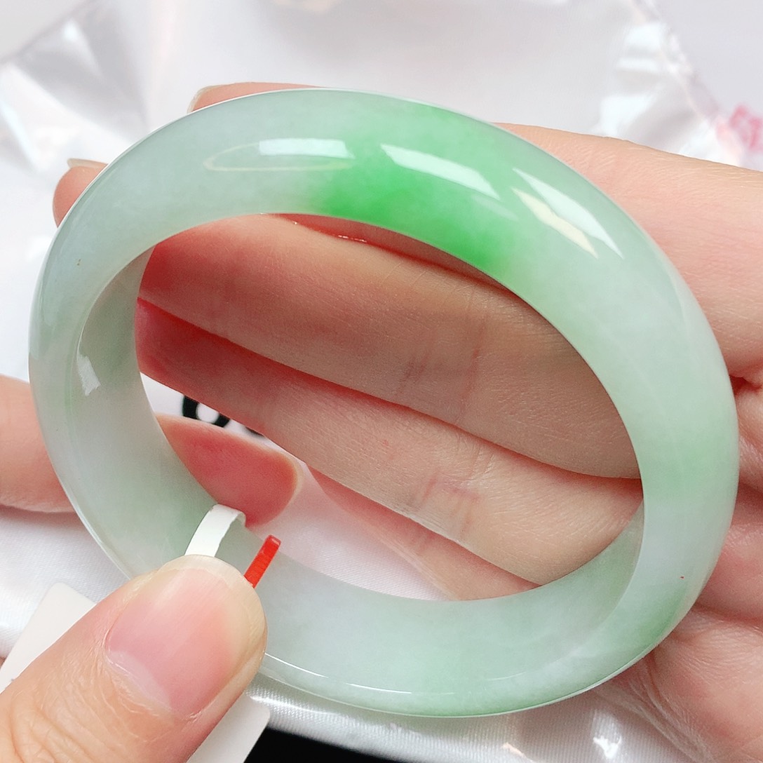 翡翠手镯未镶嵌抖音650