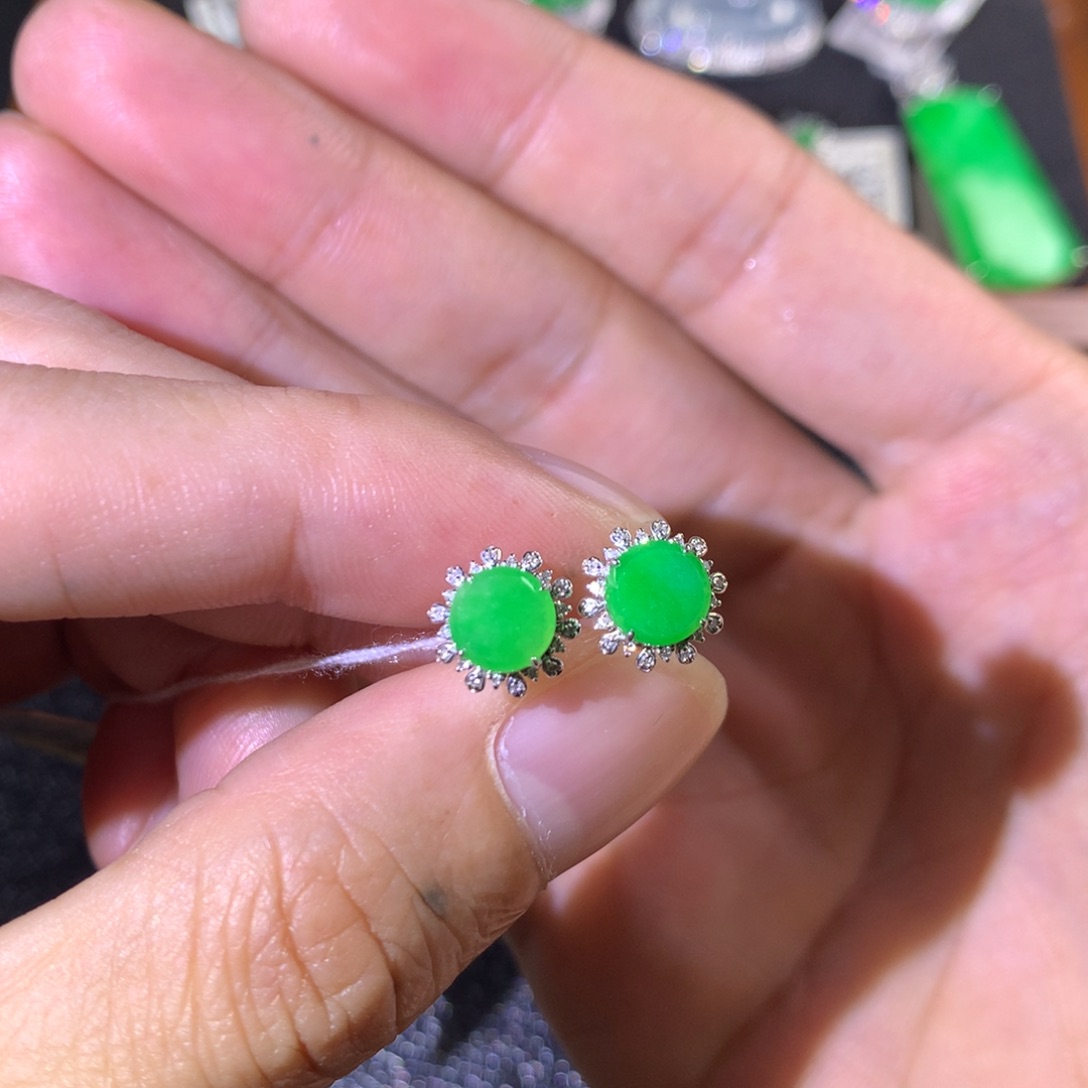 翡翠18K金镶嵌耳饰翡翠