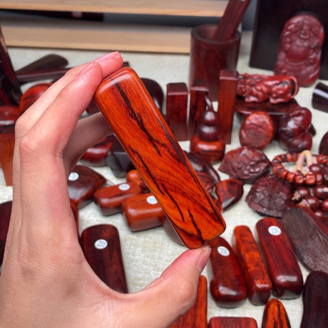 沐***聿檀香紫檀（小叶紫檀）