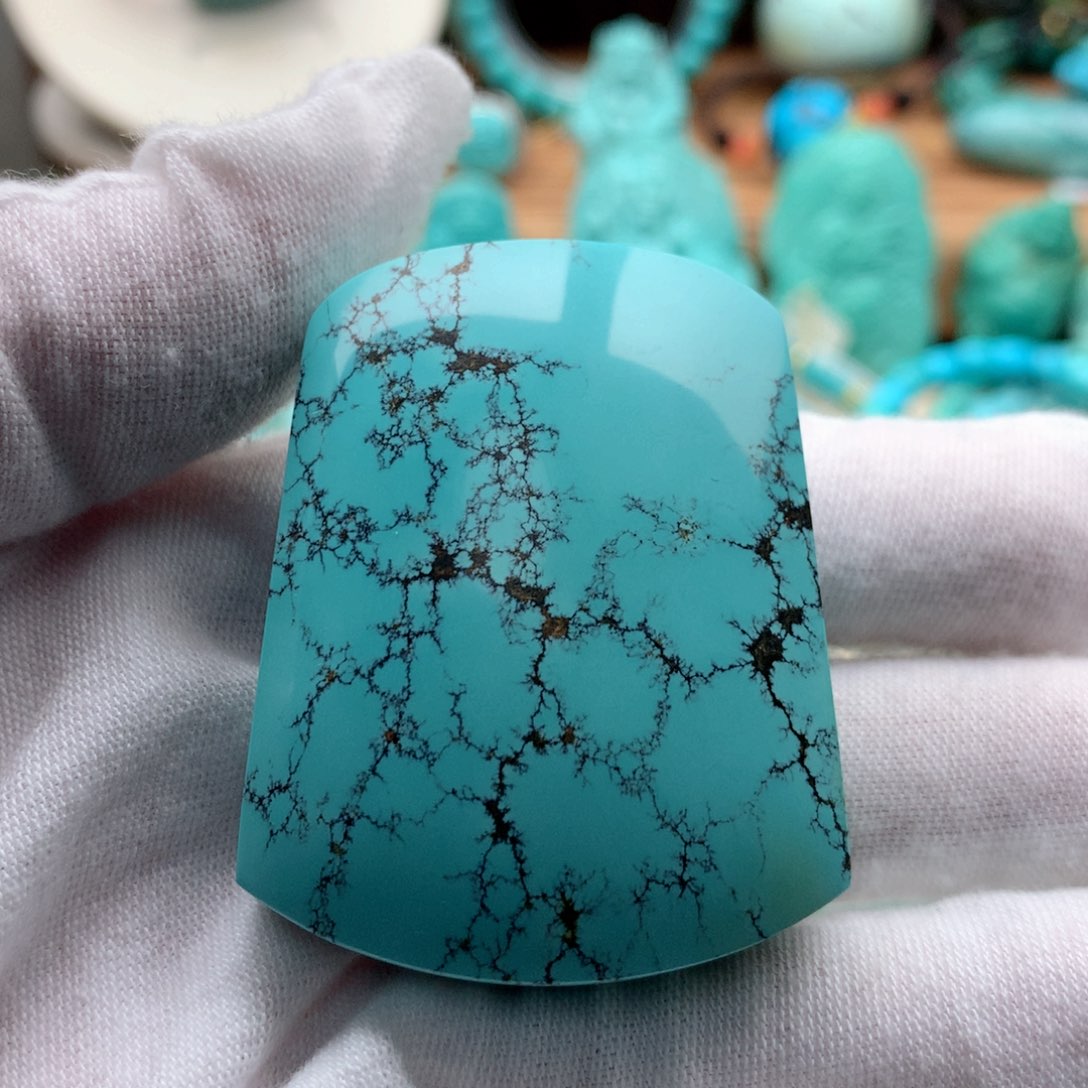 绿松石颈饰未镶嵌