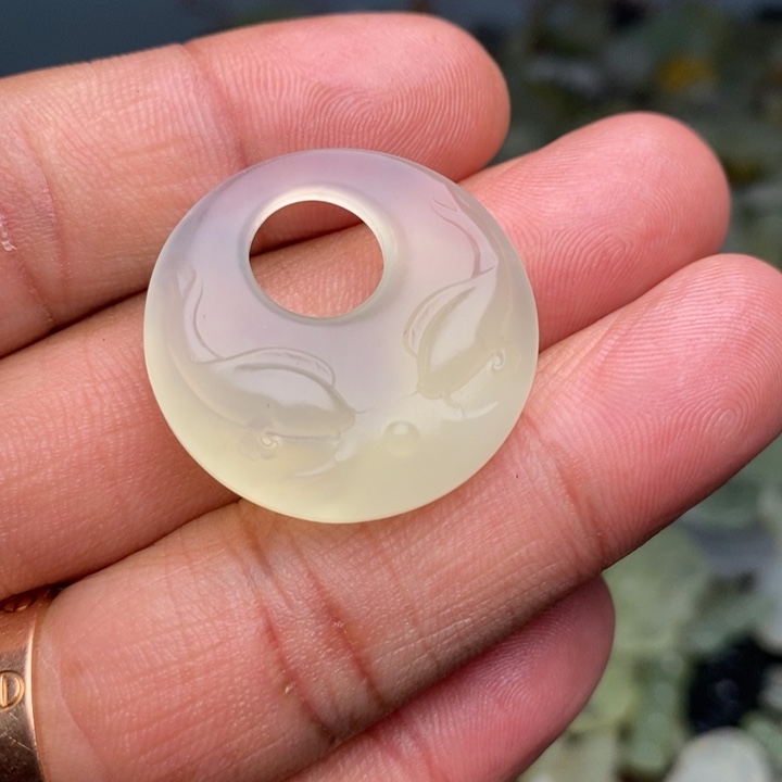 蛇纹石玉颈饰合金51