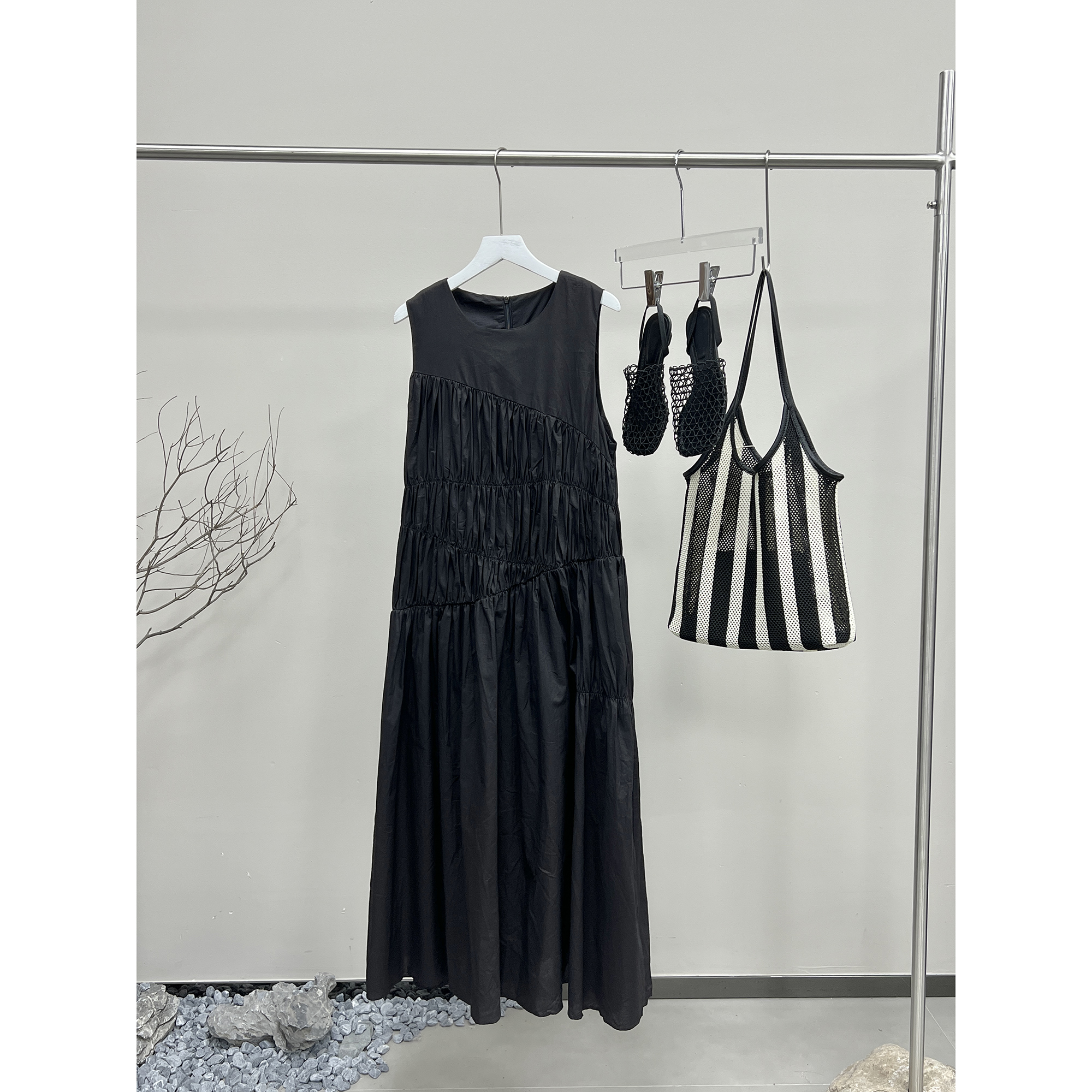 褶皱打揽长款背心连衣裙6919