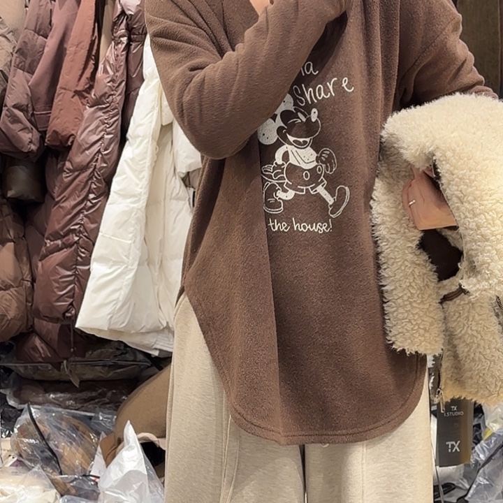 黑色西装真的好好闻呜呜啊太绝辣