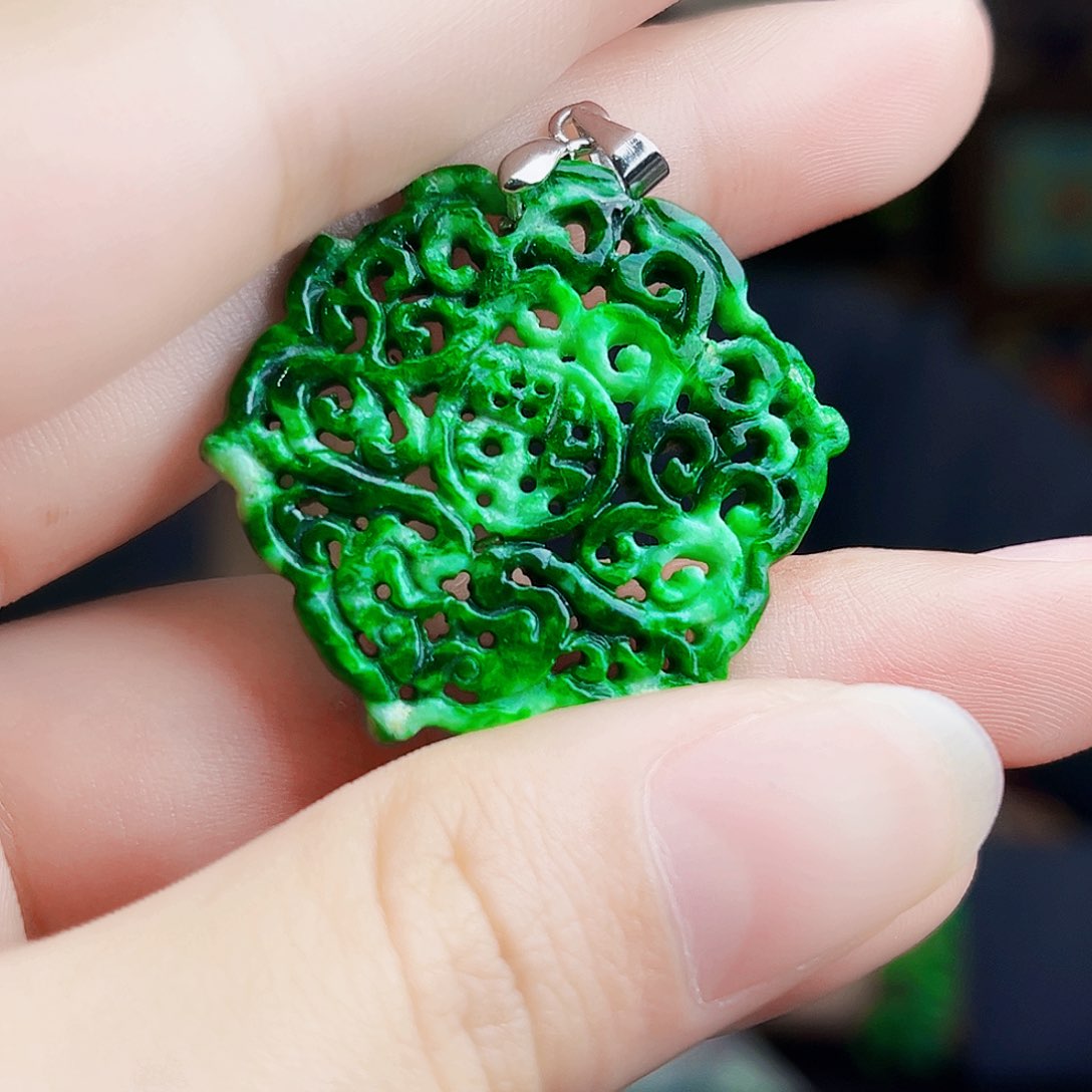 颈饰未镶嵌翡翠多样性