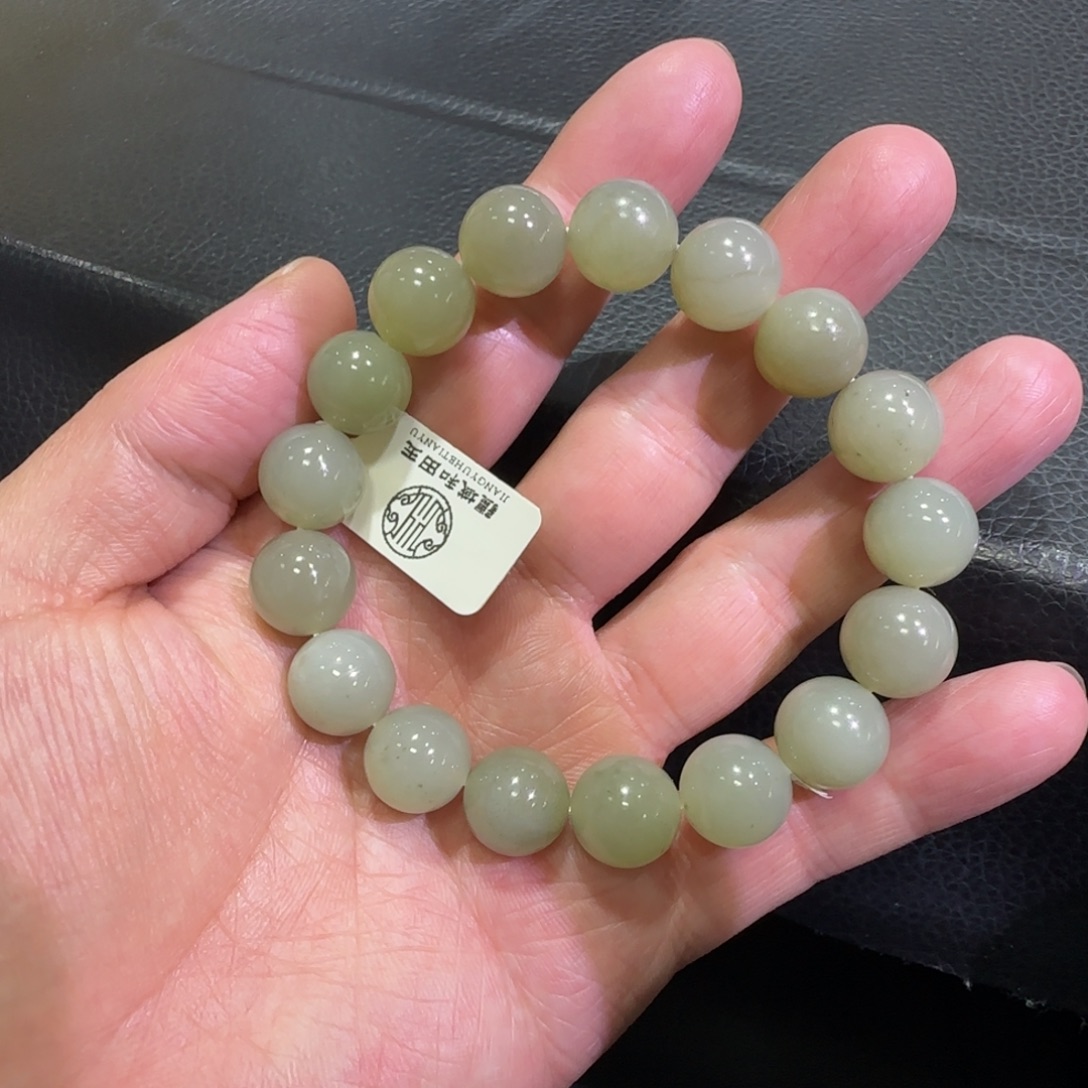 和田玉未镶嵌手串