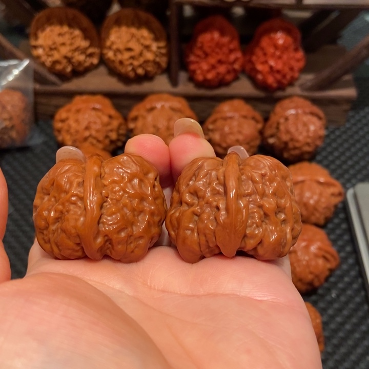 安***尔文玩核桃把件36.5尺寸蛤蟆头2305