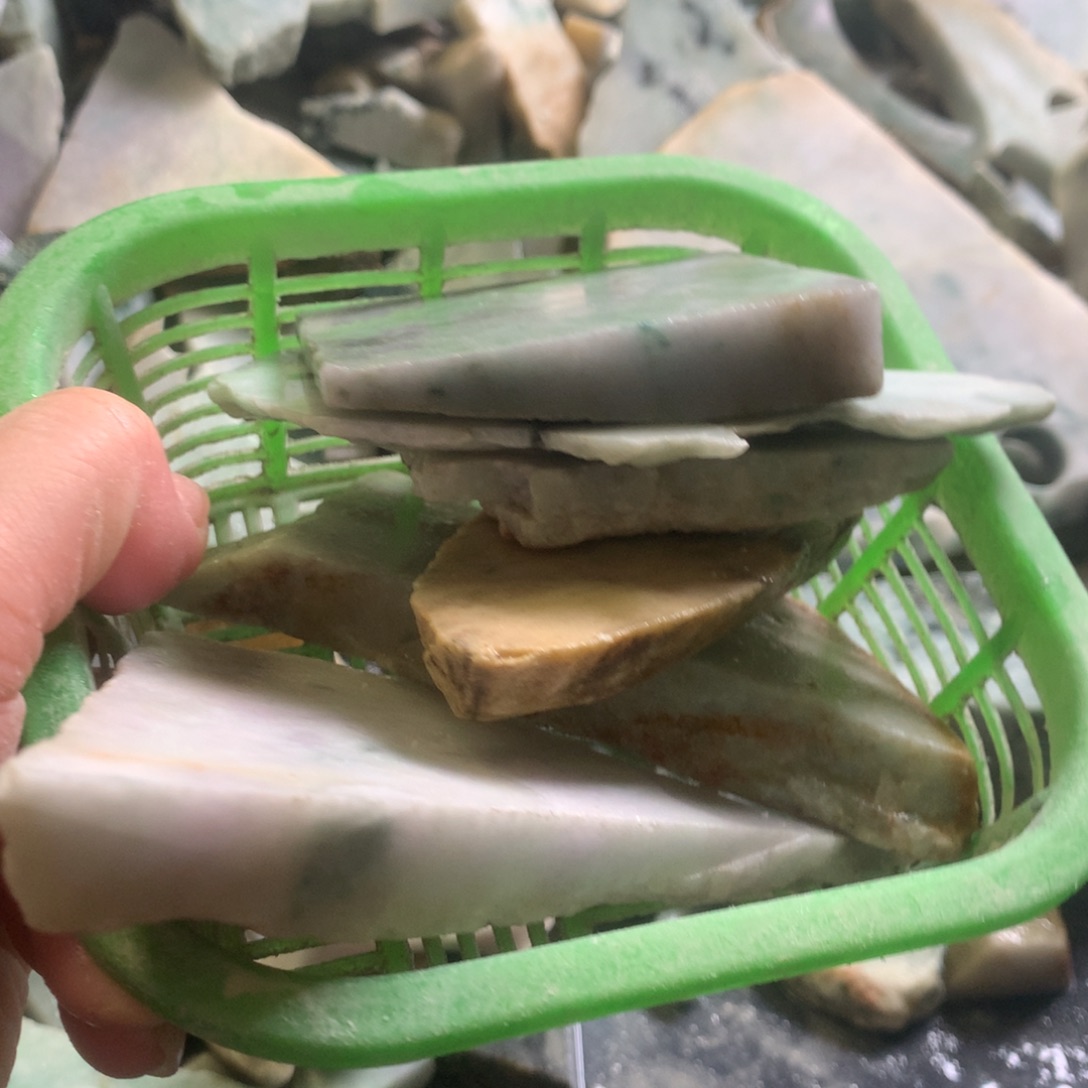 翡翠颈饰未镶嵌缅甸翡翠