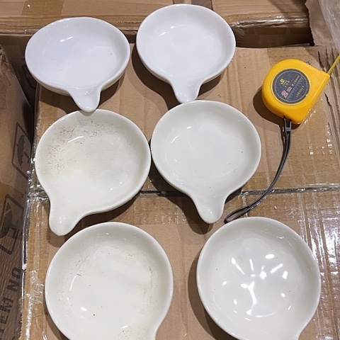 微瑕，不能明火，口径9高2，，6个碟子