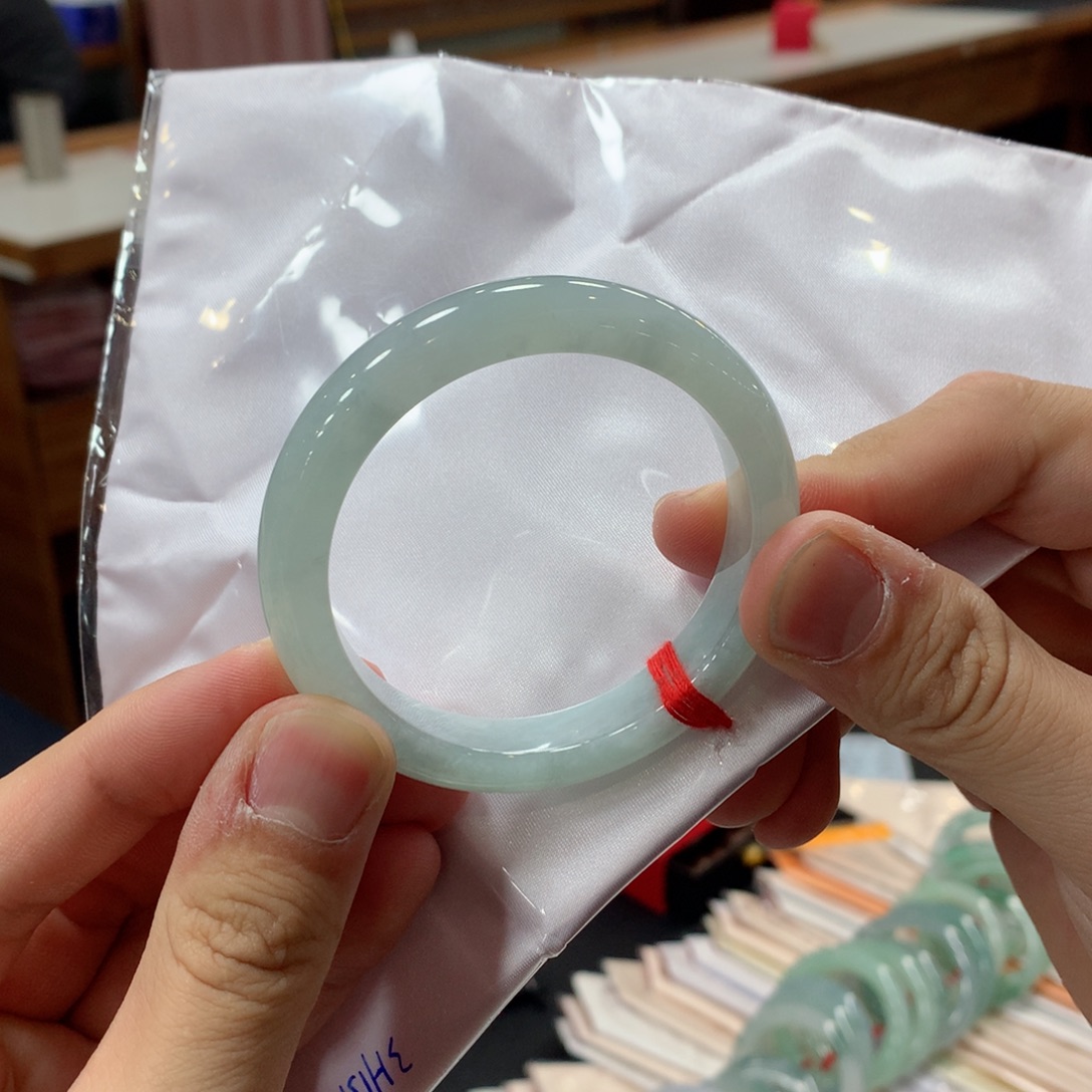 翡翠未镶嵌手镯买断