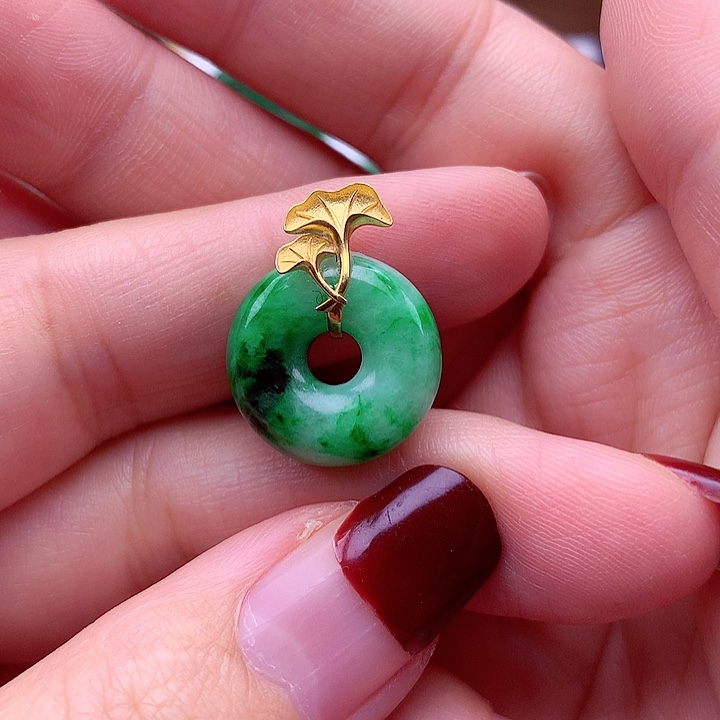 翡翠颈饰18K金镶嵌翡翠