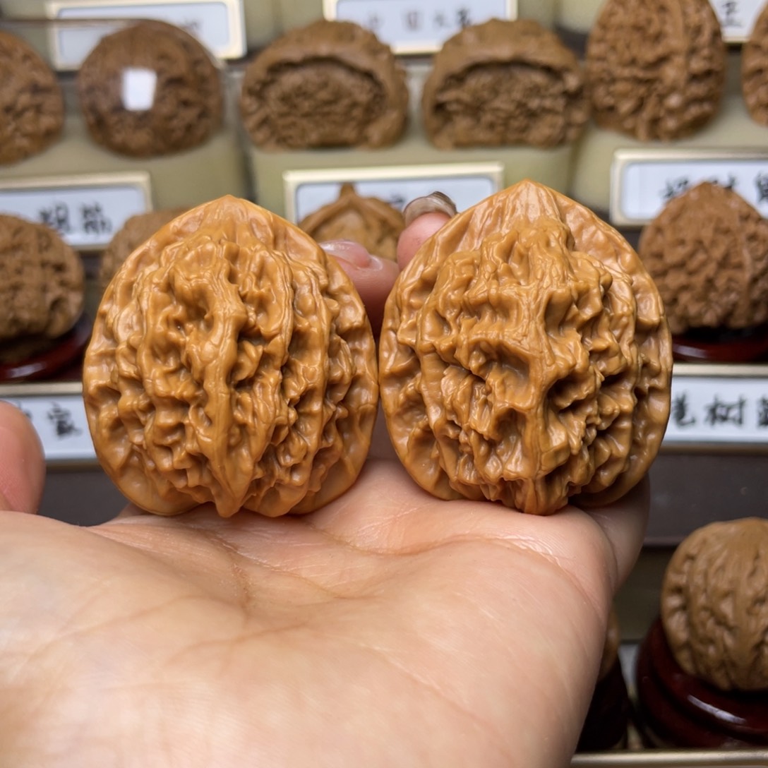 文玩核桃把件严****】帝王41左右