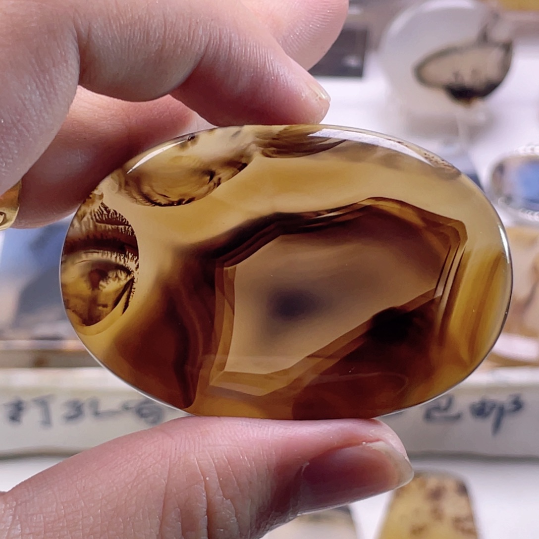 玛瑙/玉髓未镶嵌珠宝奇石